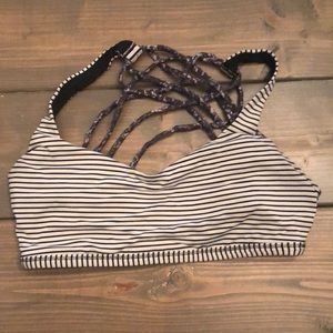 Lululemon free to be wild sports bra size 4